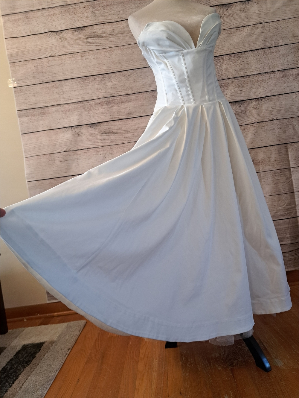 Lady Strapless Midi Dress
HOUSE OF CB. - Picture 9 of 13